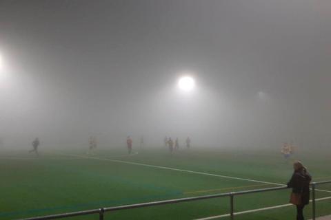 Das Pokalspiel zwischen dem SC Offheim II und dem TuS Dietkirchen wurde nach 53 Minuten wegen des dichten Nebels abgebrochen.  Foto: TuS Dietkirchen 