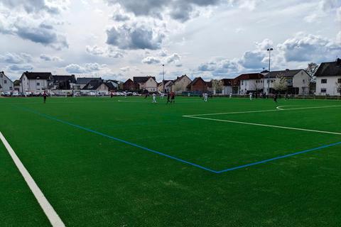 Der TuS Linter spielte am Sonntag erstmals auf seinem neuen Kunstrasen, mit dem die Stadt Limburg nun die letzte Lücke in ihren Stadtteilen geschlossen hat. Rainer Frink