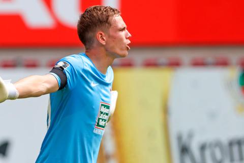 Matheo Raab gibt als neue Nr. 1 des 1.FC Kaiserslautern die Kommandos.  Foto: dpa/ René Vigneron 