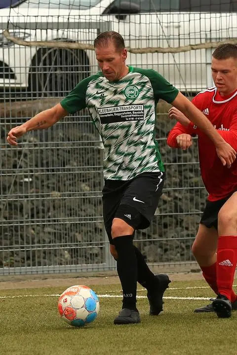 Tim Rößer Velbert Die Hinterländer Fußball-B-Liga zeigt ein völlig neues Gesicht