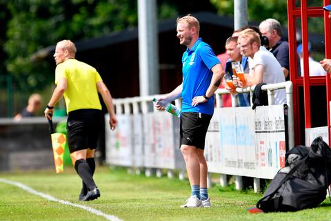 Breidenbachs Spielertrainer Johannes Burk will am Sonntag die Sneaker wieder mit den Fußballstiefeln tauschen. Foto: Jens Kaliske 