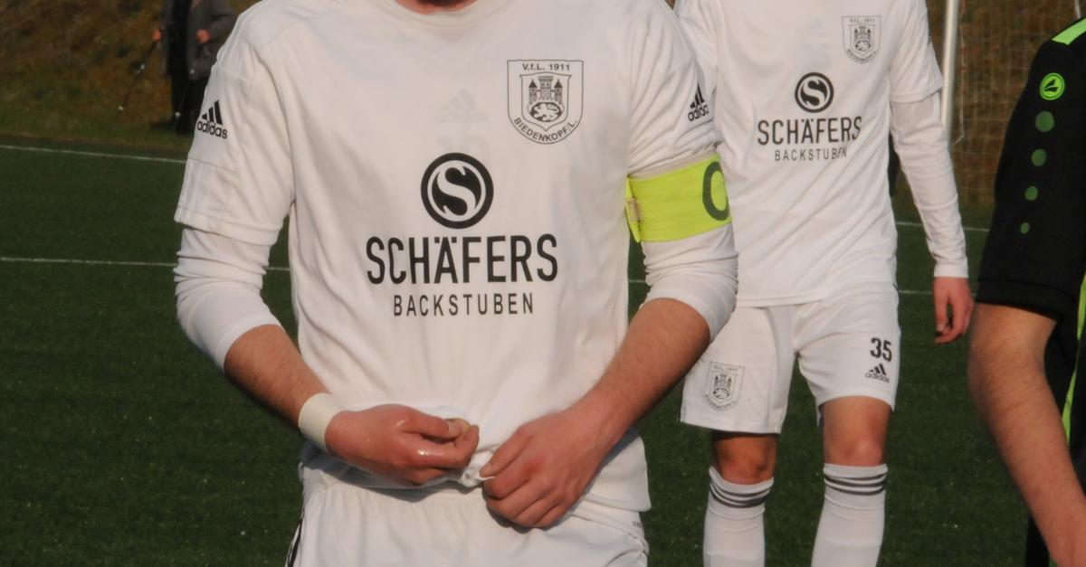 Fu-ball-Gruppenliga-VfL-Biedenkopf-genie-t-das-Spitzenspiel