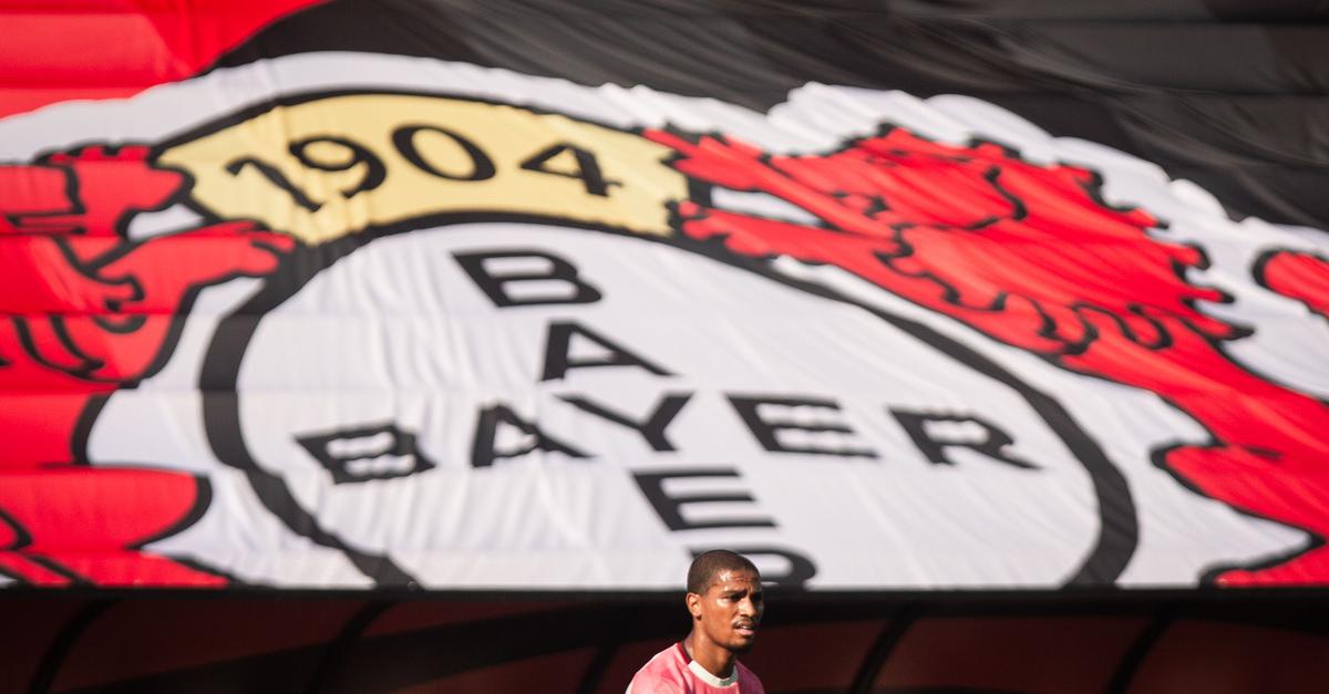 Leverkusen-Fehlstart-mit-ten-Hag-1-5-gegen-Flamengos-U20