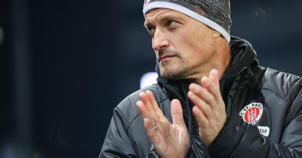 St-Pauli-h-lt-nach-Niederlagenserie-an-Trainer-Blessin-fest