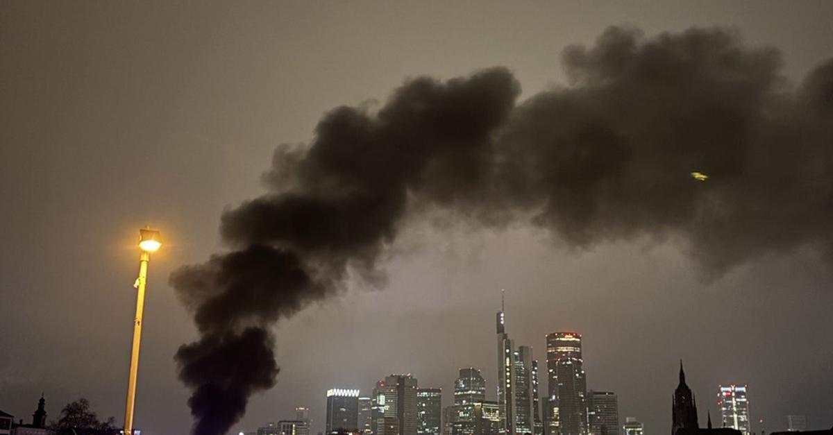 -Sind-fassungslos-Bus-von-Viertligist-Halle-angez-ndet