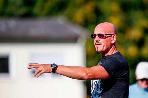 Mit dem SV Kölschhausen auf einem guten Weg: Antonio Noriega, Trainer des SV Kölschhausen. Foto: Nick Fingerhut 