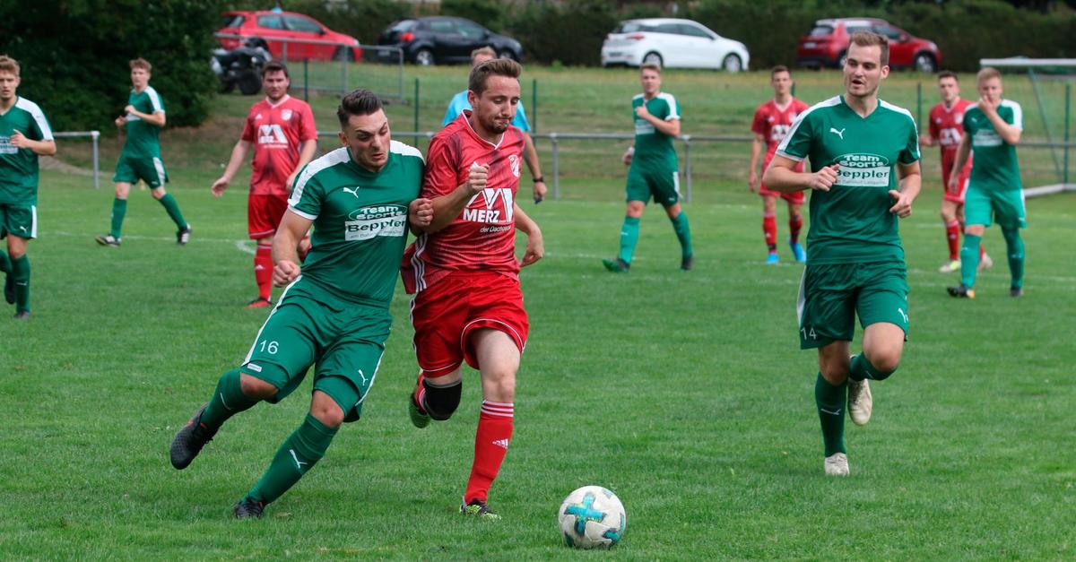 FC Cleeberg: Stürmer Mergim Omura trifft nach dem Ketchup-Prinzip