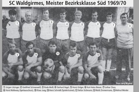 Das Waldgirmeser Meisterteam im Sommer 1970. Foto: Canva/Jörg Wigand 