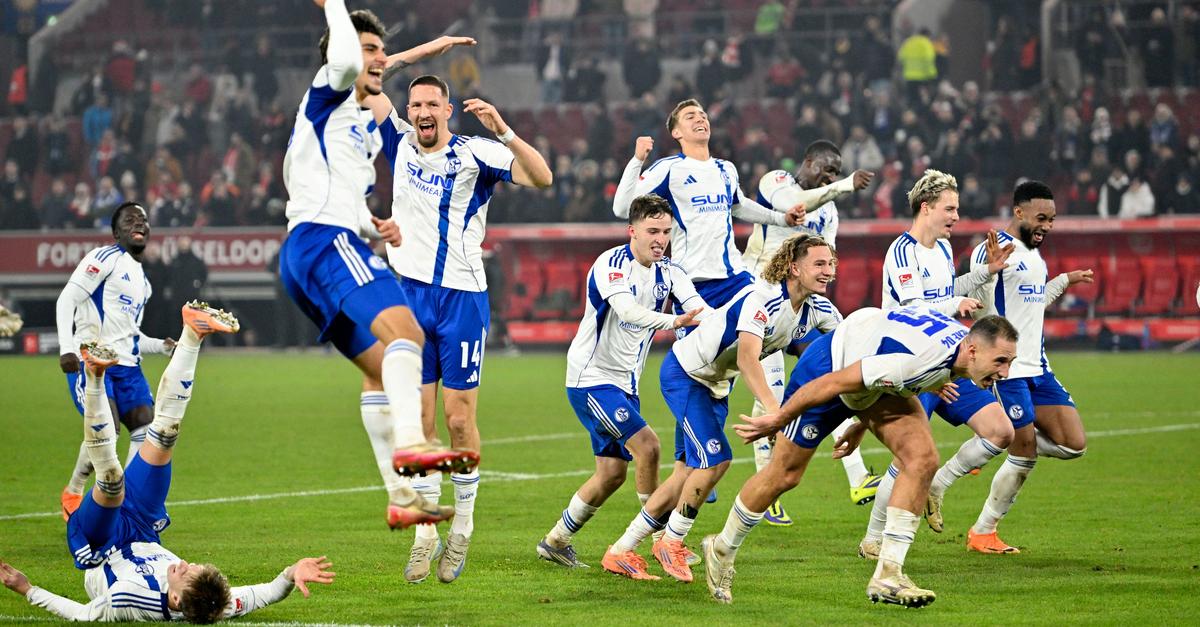 -Spitzenreiter-Spitzenreiter-Schalke-vor-Herbsttitel