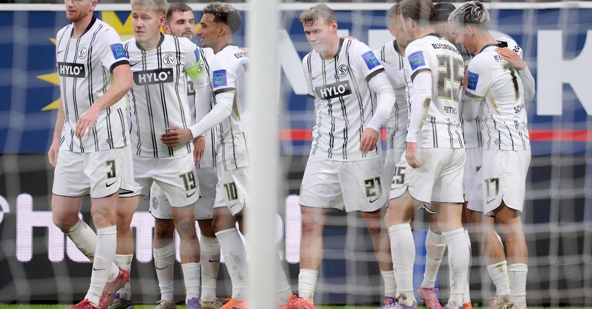 Elversberg-nach-Sieg-in-Paderborn-erster-Schalke-Verfolger