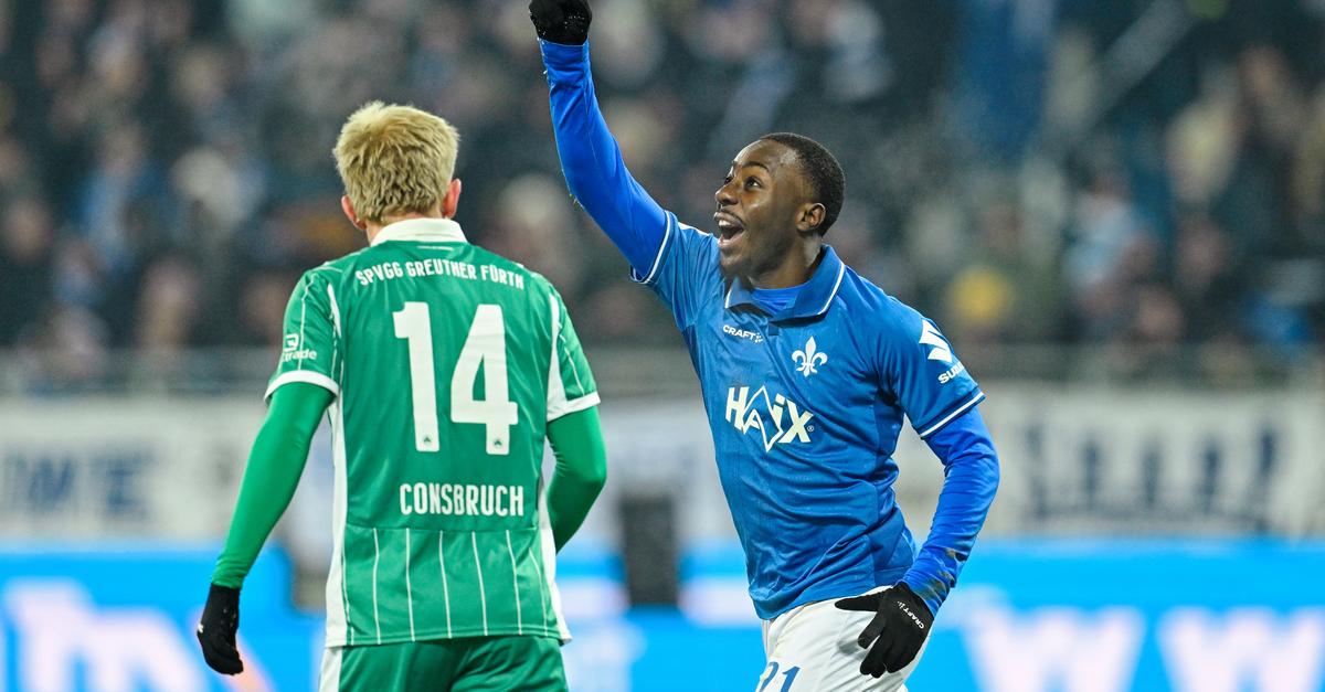 Paul-Fernie-lobt-Teamspirit-des-SV-98-bt-aber-auch-Kritik