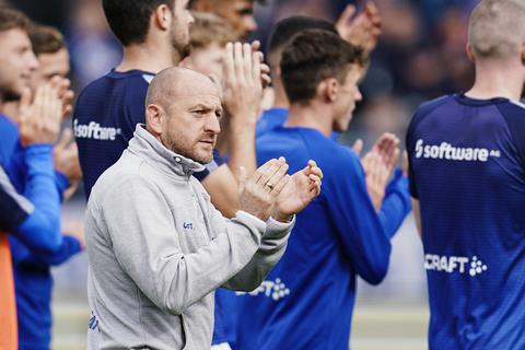 Trotz der jüngsten Niederlagen ist die Arbeit von Trainer Torsten Lieberknecht bislang außerordentlich erfolgreich. Foto: dpa