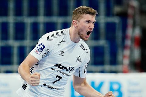 Magnus Landin hat sich einen Bluterguss in der Leber zugezogen. © Uwe Anspach/dpa-Pool/dpa