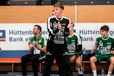 Finn Knopund seine Mitspieler von den Mittelhessen Youngsters warten immernoch auf den ersten Bundesliga-Sieg in dieser Saison. Vielleicht gelingt er ja jetzt in Melsungen. © Jenniver Röczey