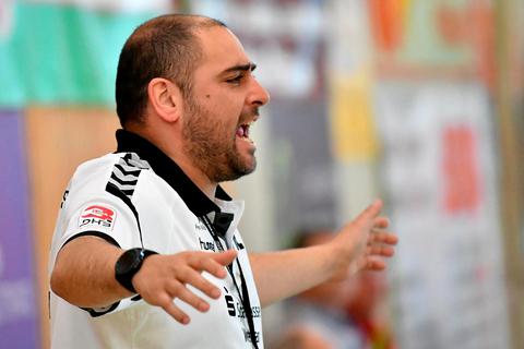 Bald nicht mehr mit der HSG Kleenheim-Langgöns in der 3. Bundesliga? Trainer Marc Langenbach. Foto: Martin Weis 