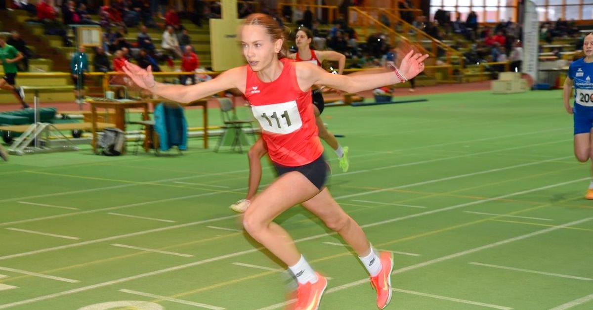 Wie-sch-n-ist-es-im-Winter-in-der-warmen-Herrenwaldhalle