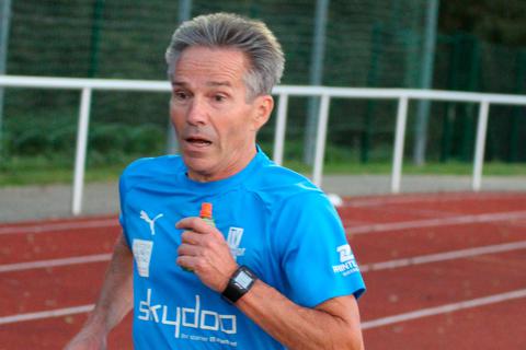 Einen starken Auftritt legt der Wetzlarer Michael Regina in Baunatal hin. Foto: Helmut Serowy 