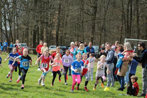 Mächtig Betrieb herrscht beim Crosslauf in Oberkleen.