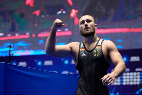 Wechsel zum Erzrivalen SVARinger Dudarov wird 88er