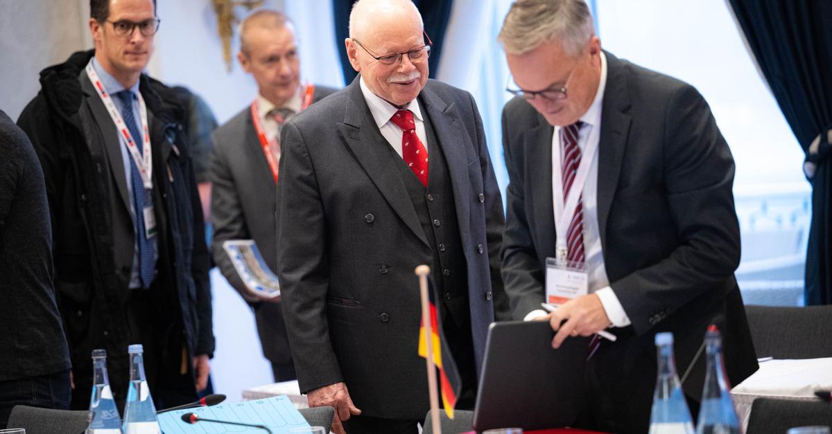 Fu-ball-Fans-nach-Ministertreffen-Proteste-haben-gewirkt-