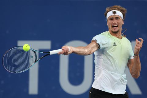 Alexander Zverev in seinem finalen Olympia-Match gegen den Russen Karen Chatschanow. Foto: Jan Woitas/dpa-Zentralbild/dpa
