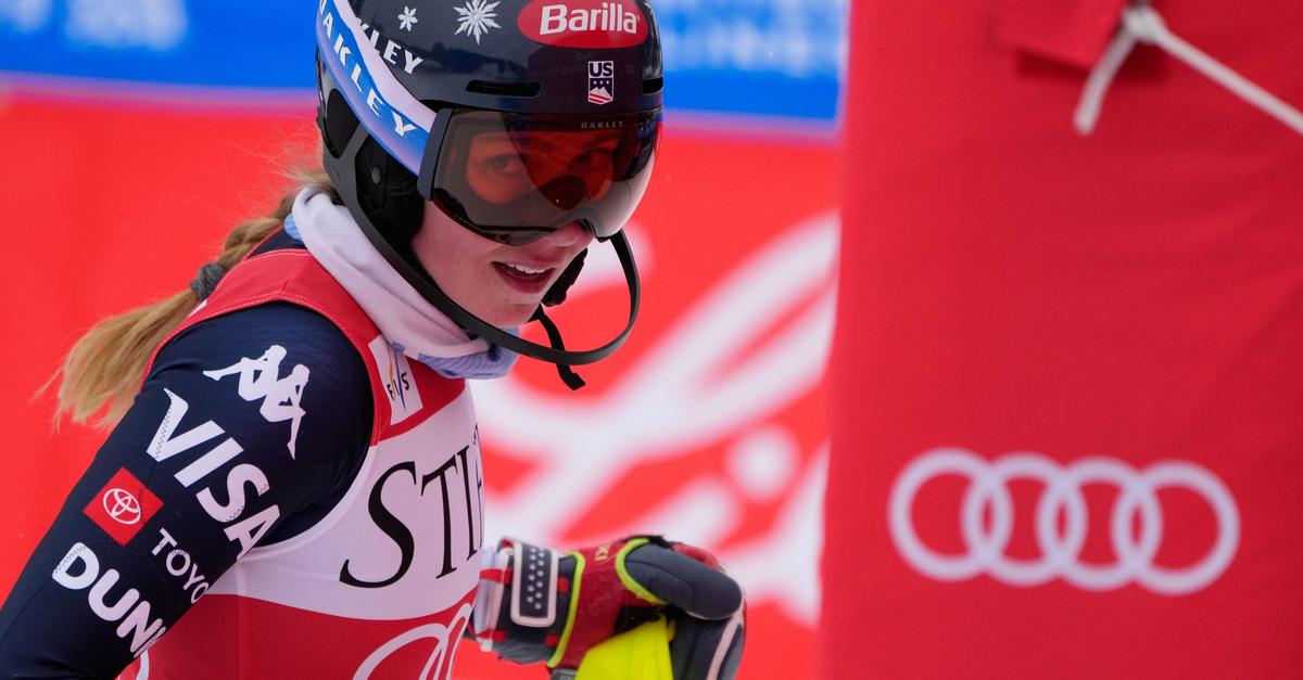 Ski-Ass-D-rr-nach-famosem-Finale-Zweite-Shiffrin-siegt