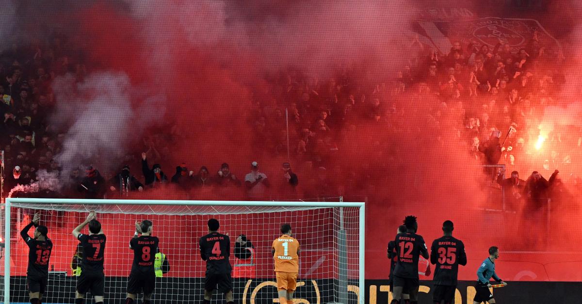 Fan-Boykott-und-Traumtor-Bayer-gewinnt-Rhein-Derby