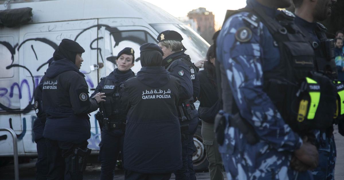 Bei-Olympia-patrouillieren-Polizisten-aus-Katar