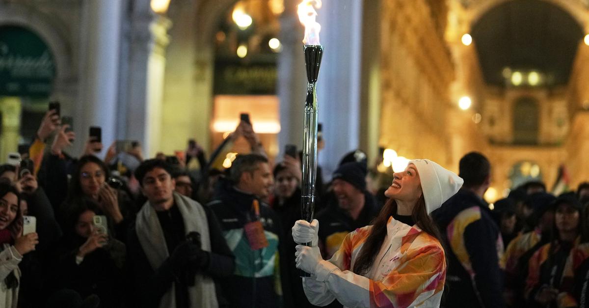 Zwei-Feuer-viele-Stars-Olympia-wird-er-ffnet