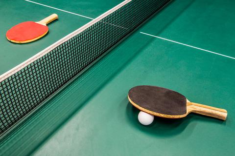 Bis März tut sich nichts an der Tischtennisplatte. Foto: Fotolia  