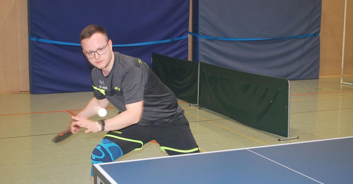 TuS-Obertiefenbach-II-f-hrt-die-Krallen-aus