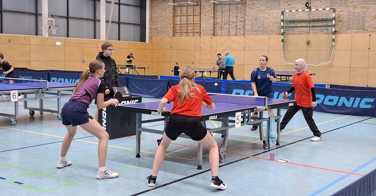 tischtennis-bezirksmeisterschaften-spielvogel-triumphiert