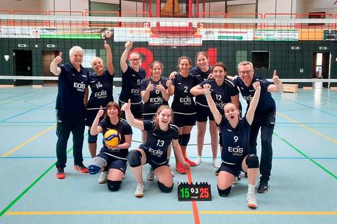 Mit dem Doppelerfolg am Heimspieltag übernehmen die Volleyballerinnen des SK Driedorf Platz eins in der Kreisklasse.  Foto: SK Driedorf 