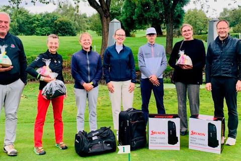 Sieger und Preisgewinners des Abschlussturniers um den Monatsbecher.  Foto: Rolf Schäfer 