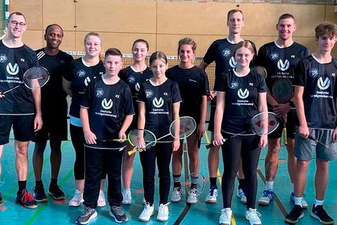 Mussten knappe Auswärtsniederlagen hinnehmen: Das Badminton-Bezirksoberligateam und die U15 des TV Dillenburg. © TV Dillenburg