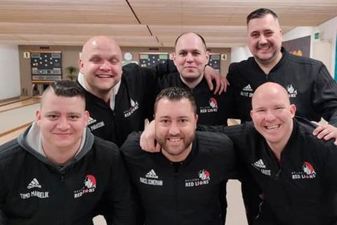 Wie immer in Buchenau am Start sind der neue und nun fünfmalige Einzelweltmeister André Laukmann (hinten, Mitte) und seine Mitstreiter vom Deutschen Mannschaftsmeister SK Red Lions Heiligenhaus.  Foto: SK Heiligenhaus 