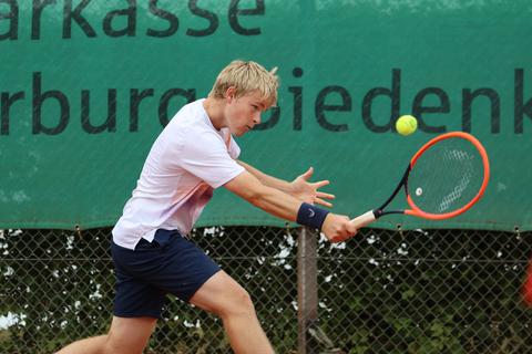 Augen auf den Ball: Lokalmatador Mats Egbring scheitert bei den Marburg Open aber früh in der Qualifikation.