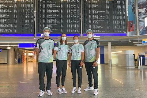 Olympiateilnehmer (von links) Hannes Aigner, Ricarda Funk, Andrea Herzog und Sideris Tasiadis auf dem Weg nach Tokio Foto: Deutscher Kanu-Verband / Facebook