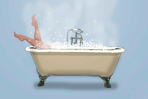 Duschen? Pfff! Ein Vollbad ist viel prickelnder. Bild: Gary Waters/imago 