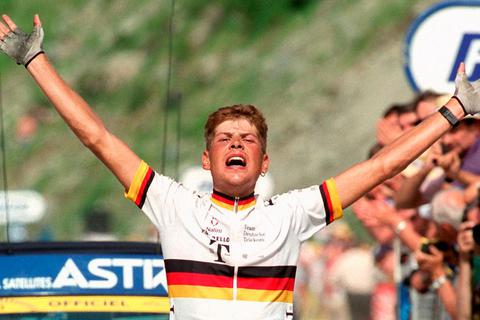 Der junge Jan Ullrich bei der Tour de France seines Lebens im Jahr 1997. Foto: dpa 