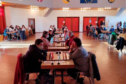 In Braunfels haben die besten Schachspielerinnen aus Deutschland wieder ihr Können gezeigt.  Foto: Achim Kriesch 