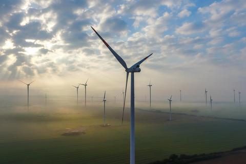 Im ersten Halbjahr wurden bundesweit 238 neue Windenergieanlagen installiert. Foto: dpa