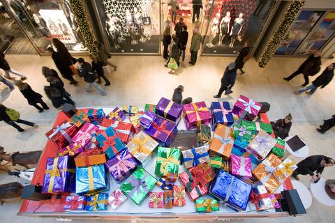 Das Wirtschaftsforschungsinstitut ifo rät angesichts der globalen Lieferprobleme und knapper Verfügbarkeit dazu, die Weihnachtseinkäufe schon jetzt zu erledigen. Foto: dpa