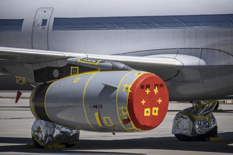 Vor dem Restart müssen die gut geschützten Triebwerke und Räder erst wieder ausgepackt werden. Foto: dpa