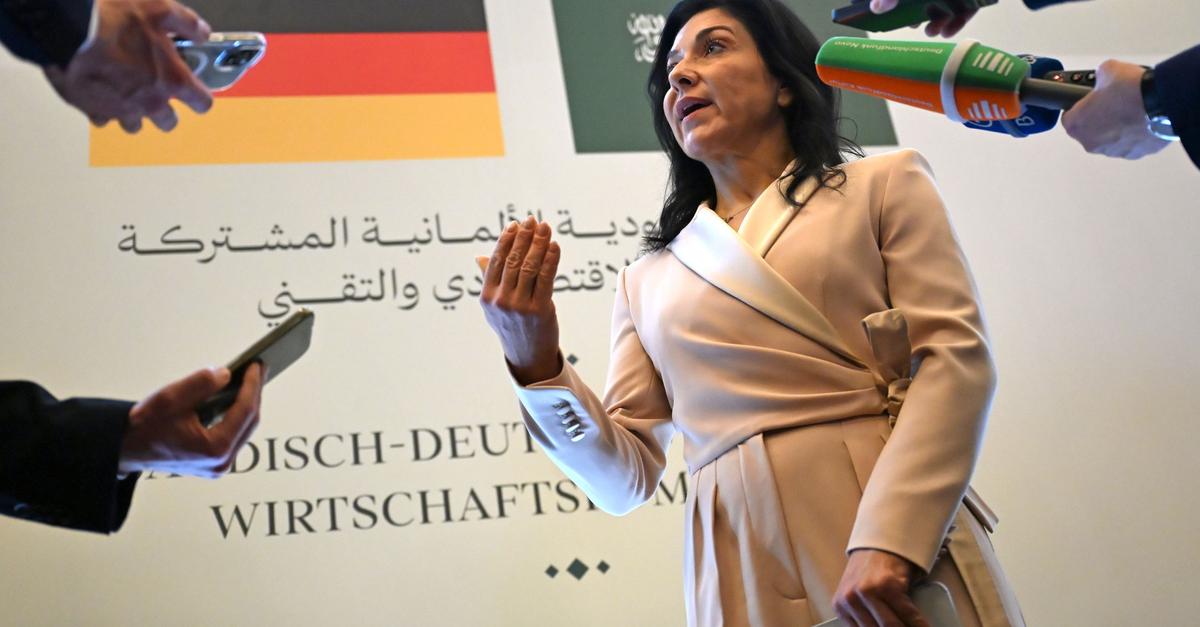Saudi-Arabien-Besuche-Wenn-Interessen-Werte-berholen