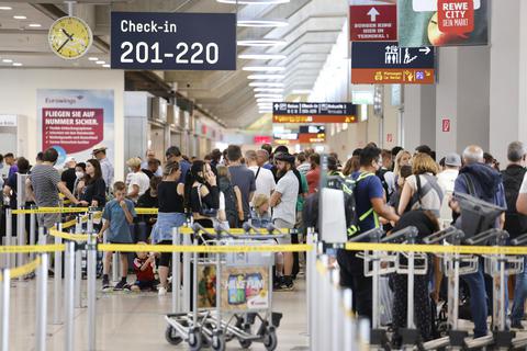 Ab kommender Woche sollen türkische Mitarbeiter an den Flughäfen in Nürnberg und München mit anpacken. Foto: dpa