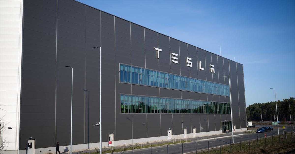 Tesla-peilt-komplette-Batteriefertigung-in-Deutschland-an