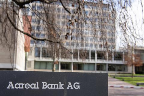 Mit dem Vollzug der Übernahme der Aareal-Bank wird im vierten Quartal 2022 oder im ersten Quartal 2023 gerechnet. Foto: dpa