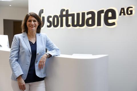 Elke Frank ist Personalvorständin der Software AG. In Deutschland fehlen 80 000 IT-Fachkräfte, das ist auch für große Firmen eine Herausforderung. Foto: Guido Schiek
