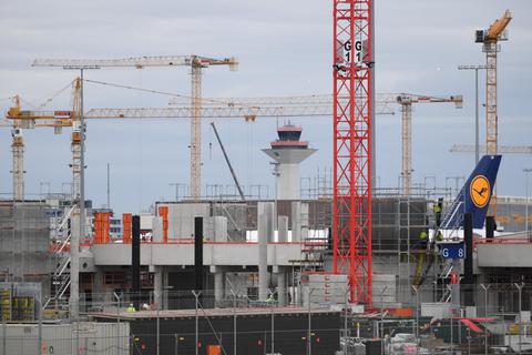 Die Fertigstellung des Terminals 3 wird sich um mindestens ein Jahr auf 2024 verzögern. Foto: dpa